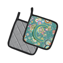 Load image into Gallery viewer, Letter C Circle Circle Teal Initial Alphabet Pot Holders - Set of 2 - Heat-Resistant Kitchen Essentials CJ2015-CPTHD