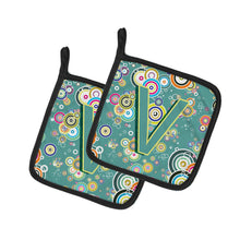 Load image into Gallery viewer, Letter V Circle Circle Teal Initial Alphabet Pot Holders - Set of 2 - Heat-Resistant Kitchen Essentials CJ2015-VPTHD
