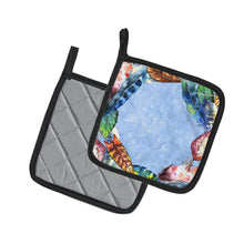 Load image into Gallery viewer, Feathers Pot Holders - Set of 2 - Heat-Resistant Kitchen Essentials