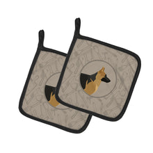 Load image into Gallery viewer, German Shepherd In the Kitchen Pot Holders - Set of 2 - Heat-Resistant Kitchen Essentials CK2187PTHD