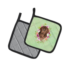 Load image into Gallery viewer, Newfoundland Green Flowers Pot Holders - Set of 2 - Heat-Resistant Kitchen Essentials CK4381PTHD