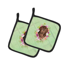 Load image into Gallery viewer, Newfoundland Green Flowers Pot Holders - Set of 2 - Heat-Resistant Kitchen Essentials CK4381PTHD
