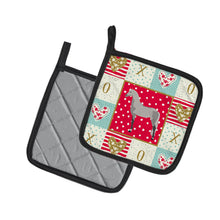 Load image into Gallery viewer, Orlov Trotter Horse Love Pot Holders - Set of 2 - Heat-Resistant Kitchen Essentials CK5335PTHD