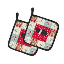Load image into Gallery viewer, Hampshire Pig Love Pot Holders - Set of 2 - Heat-Resistant Kitchen Essentials CK5366PTHD