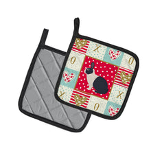 Load image into Gallery viewer, Dutch Rabbit Love Pot Holders - Set of 2 - Heat-Resistant Kitchen Essentials CK5385PTHD