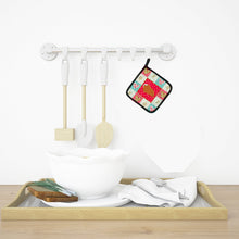 Load image into Gallery viewer, Peruvian Guinea Pig Love Pot Holders - Set of 2 - Heat-Resistant Kitchen Essentials CK5431PTHD