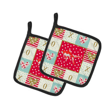 Load image into Gallery viewer, Comet Goldfish Love Pot Holders - Set of 2 - Heat-Resistant Kitchen Essentials CK5472PTHD