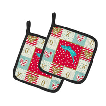 Load image into Gallery viewer, Sword Tail Guppy Love Pot Holders - Set of 2 - Heat-Resistant Kitchen Essentials CK5498PTHD