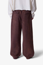 Load image into Gallery viewer, Cross Seamed Sweatpants - Washed Brown