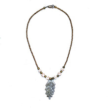 Load image into Gallery viewer, Metal Leaf Necklace
