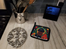 Load image into Gallery viewer, Black Cocker Spaniel Christmas Pot Holders - Set of 2 Decorative Kitchen Helpers | Made in the USA