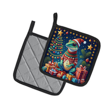 Load image into Gallery viewer, Gecko Christmas Pot Holders - Set of 2 Decorative Kitchen Helpers | Made in the USA