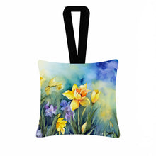 Load image into Gallery viewer, Daffodils in Watercolor Hanging Square Fabric Ornament 3.5 × 3.5