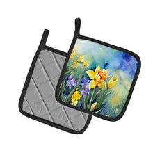 Load image into Gallery viewer, Daffodils in Watercolor Pot Holders - Set of 2 Decorative Kitchen Helpers | Made in the USA