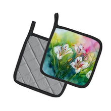 Load image into Gallery viewer, Utah Sego Lilies in Watercolor Pair of Pot Holders