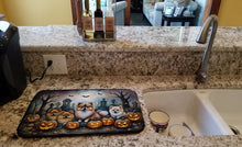 Load image into Gallery viewer, Pomeranian Spooky Halloween Dish Drying Mat