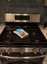 Load image into Gallery viewer, Pomeranian Hippie Dawg Oven Mitt