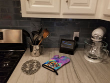 Load image into Gallery viewer, Pug Hippie Dawg Oven Mitt