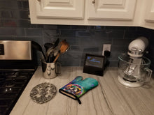 Load image into Gallery viewer, Shih Tzu Hippie Dawg Oven Mitt