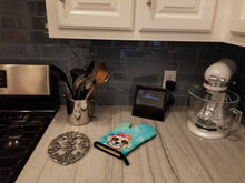 Load image into Gallery viewer, Hippie Dawg Oven Mitt