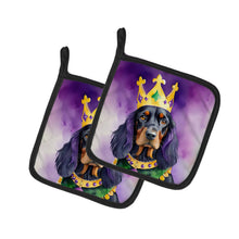Load image into Gallery viewer, Gordon Setter King of Mardi Gras Pot Holders - Set of 2 Decorative Kitchen Helpers | Made in the USA