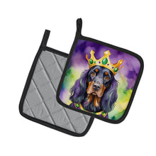 Load image into Gallery viewer, Gordon Setter King of Mardi Gras Pot Holders - Set of 2 Decorative Kitchen Helpers | Made in the USA