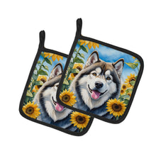 Load image into Gallery viewer, Alaskan Malamute in Sunflowers Pot Holders - Set of 2 Decorative Kitchen Helpers | Made in the USA