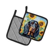 Load image into Gallery viewer, Gordon Setter in Sunflowers Pot Holders - Set of 2 Decorative Kitchen Helpers | Made in the USA
