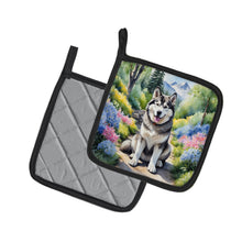 Load image into Gallery viewer, Alaskan Malamute Spring Garden Pot Holders - Set of 2 Decorative Kitchen Helpers | Made in the USA