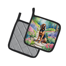 Load image into Gallery viewer, Bloodhound Spring Path Pot Holders - Set of 2 Decorative Kitchen Helpers | Made in the USA