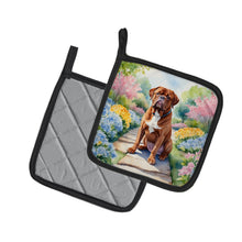 Load image into Gallery viewer, Dogue de Bordeaux Spring Path Pot Holders - Set of 2 Decorative Kitchen Helpers | Made in the USA