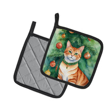 Load image into Gallery viewer, Suphalak Cat By the Christmas Tree Pot Holders - Set of 2 Decorative Kitchen Helpers | Made in the USA