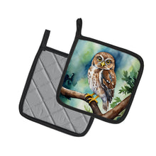 Load image into Gallery viewer, Northern Pygmy Owl Pot Holders - Set of 2 Decorative Kitchen Helpers | Made in the USA