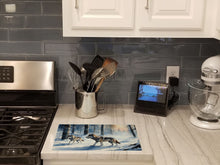 Load image into Gallery viewer, Winter Wolves Glass Cutting Boards – Durable, Decorative Kitchen Art