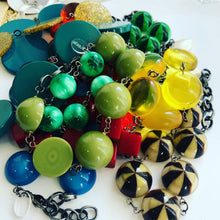 Load image into Gallery viewer, Emerald Green Transparent Lucite Bubble Stations Bracelet