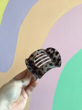 Load image into Gallery viewer, Flat Hair Claw