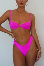 Load image into Gallery viewer, Pitaya Capri Bottom