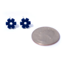 Load image into Gallery viewer, Navy Serrated Daisy Flower Stud Earrings