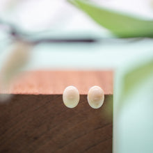 Load image into Gallery viewer, Cream Marbled Small Oval Stud Lucite Earrings