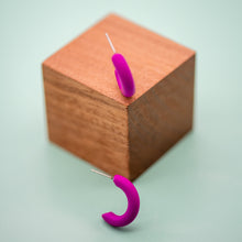 Load image into Gallery viewer, Violet Lucite C-Hoop Earrings