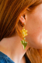 Load image into Gallery viewer, Wild Flower Dangle Earrings