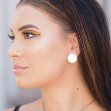 Load image into Gallery viewer, Off White Shell Glow Retro Button Stud Earrings