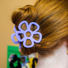 Load image into Gallery viewer, Floral Cut-Out Hair Claw
