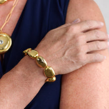 Load image into Gallery viewer, Golden pebbles Stretch Bracelet