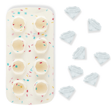 Load image into Gallery viewer, Diamond Shaped Silicone Ice Cube Tray | Makes 8 Diamond-Shaped Ice Cubes
