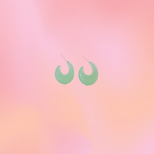 Load image into Gallery viewer, Translucent Colorful Scoop Hoops