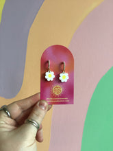 Load image into Gallery viewer, Painted Daisy Earrings