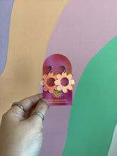 Load image into Gallery viewer, Happy Spring Daisy Earrings