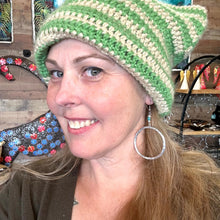 Load image into Gallery viewer, Dangle Hoop Earring - Hammered