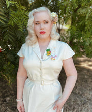 Load image into Gallery viewer, Tiki Hula Kitty Brooch by Miss Fluff x Lipstick &amp; Chrome